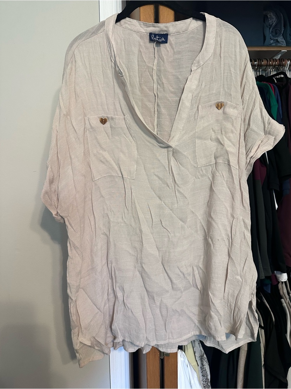Women's Cream Short Sleeve V-Neck Pocket Tunic